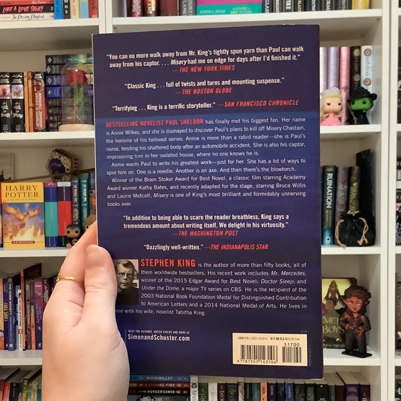 Horror Fiction Book: Misery by Stephen King - Picture 3 of 3